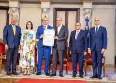 Abinader reconoce a maestros ejemplares con la Medalla al Mérito Magisterial 2026 y destaca su papel en la transformación educativa