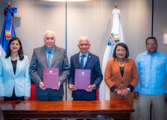 Senado y UNAPEC sellan acuerdo para impulsar la capacitación del personal y modernizar el acceso al conocimiento