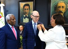 La Vega distingue a Frank Moya Pons como Hijo Meritísimo por su legado histórico y cultural