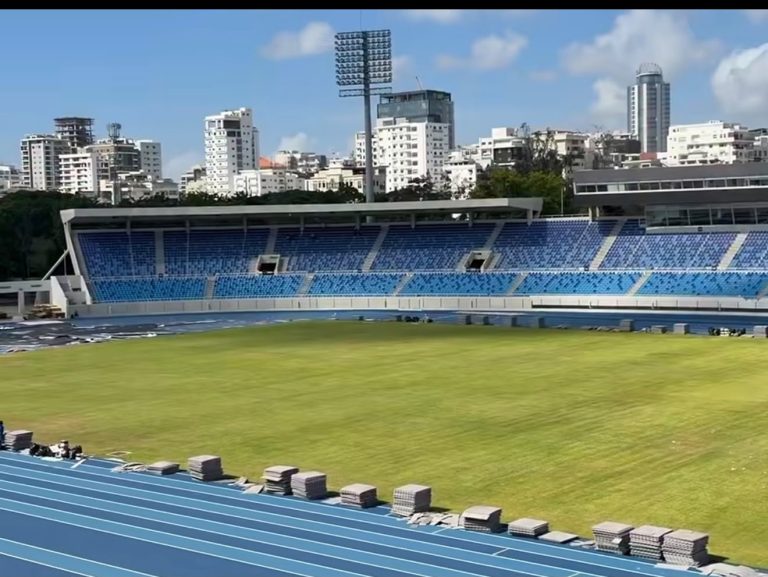 Estadio Félix Sánchez recupera su área verde 72 horas después de concierto de Ramón Orlando