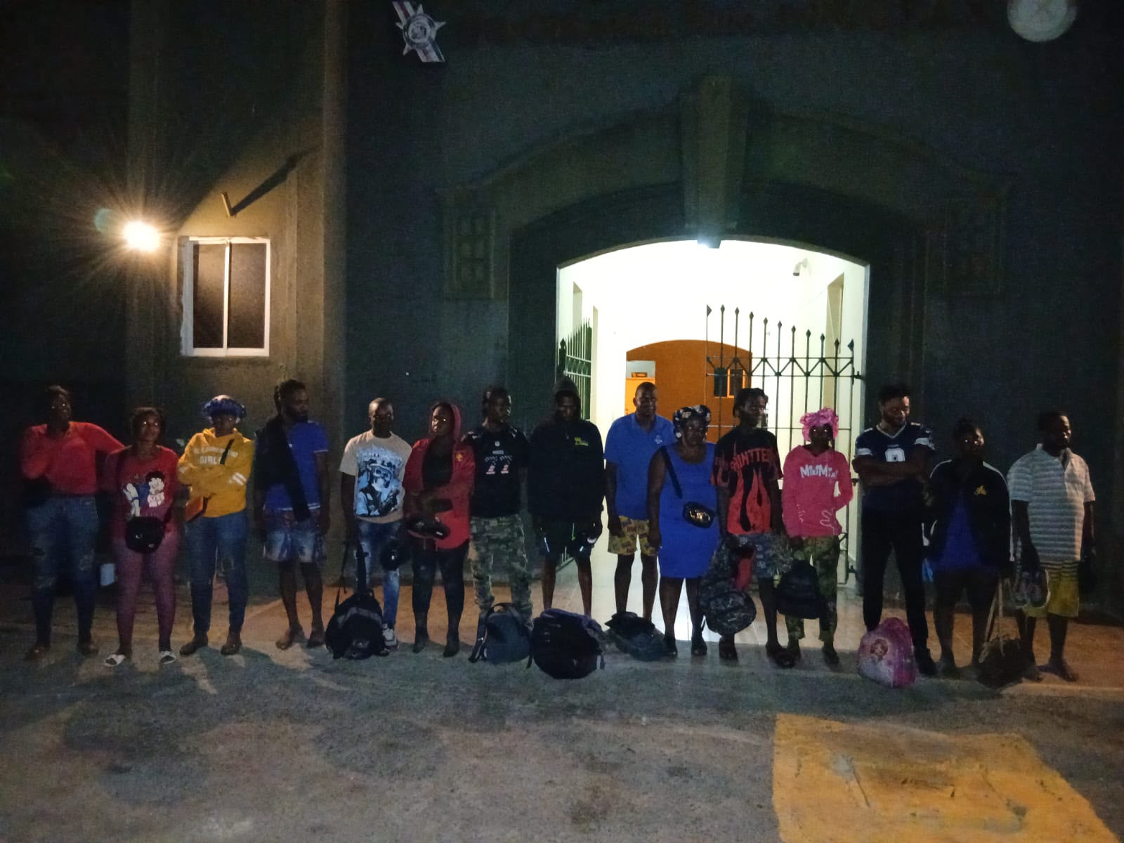 Ejército intercepta en Montecristi una yola con 16 haitianos en situación migratoria irregular