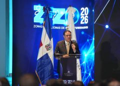 Yayo Sanz Lovatón anuncia 15 mil becas para formar talento de la Industria 5.0