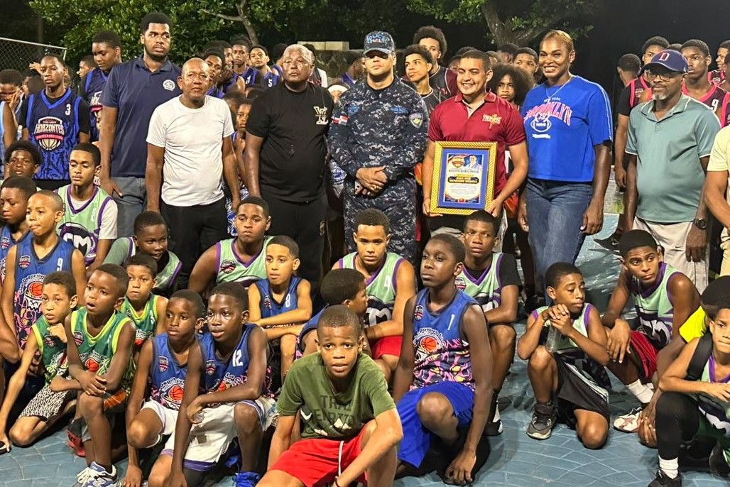 Club Nuevos Horizontes inaugura su campeonato de baloncesto número 23