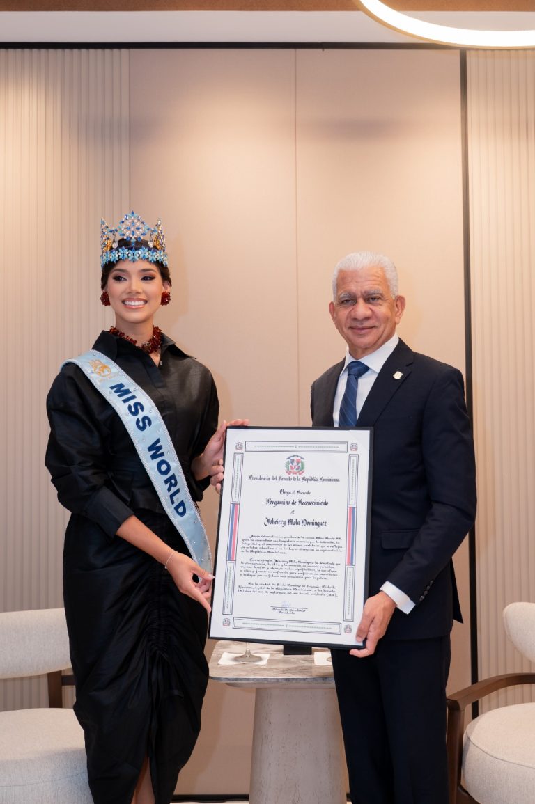 Senado reconoce a Joheirry Mola tras conquistar la corona de Miss Mundo 2026