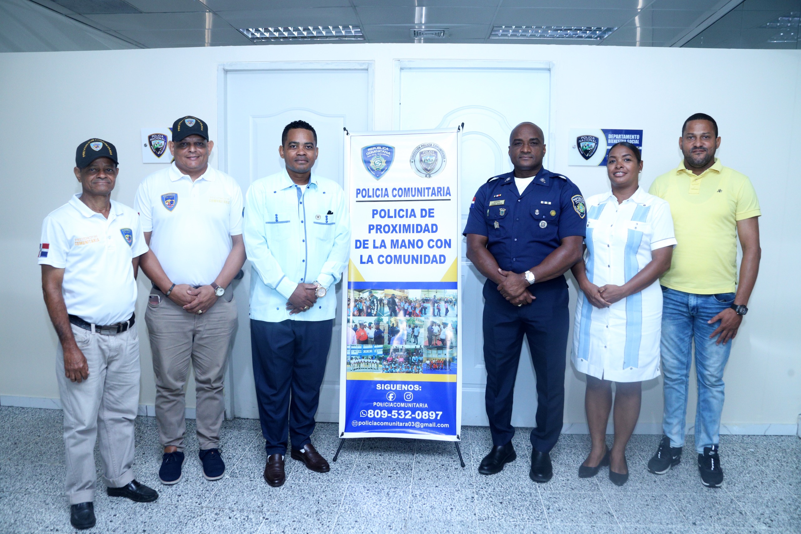 Policía Comunitaria y líderes sociales coordinan iniciativas para prevenir la violencia en República Dominicana