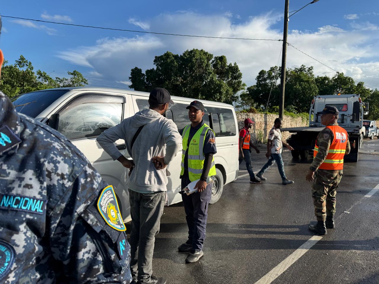 INTRANT retiene cinco autobuses vinculados al transporte irregular de migrantes en Bávaro