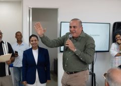 Alexis Victoria dona terreno para construir centro de atención a adultos mayores en Nagua