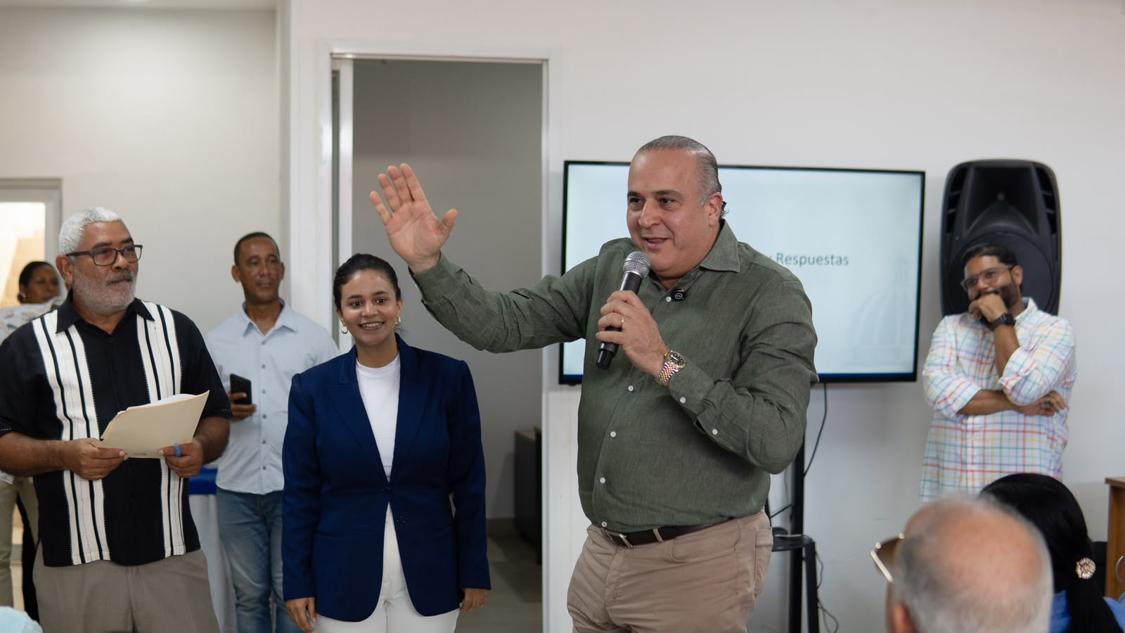 Alexis Victoria dona terreno para construir centro de atención a adultos mayores en Nagua