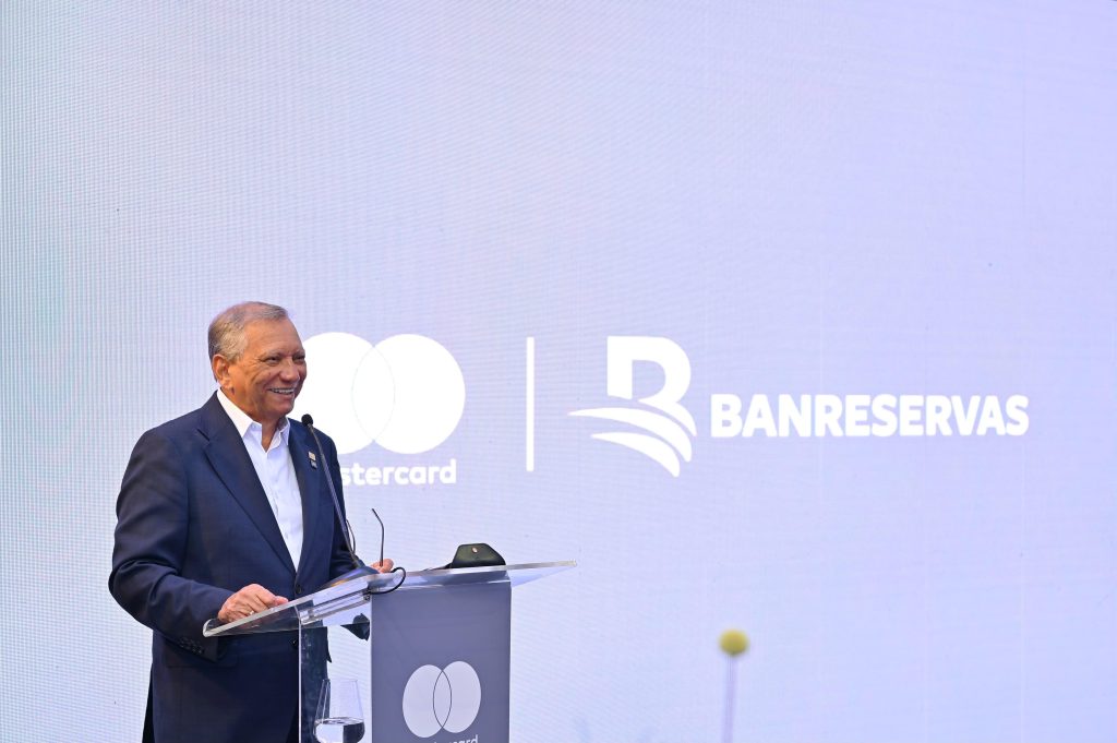 Banreservas y Mastercard presentan nueva tarjeta comercial para pymes y empresas