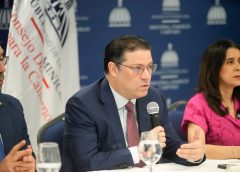 Yayo Sanz Lovatón anuncia mayor respaldo al sistema de acreditación para elevar la competitividad dominicana