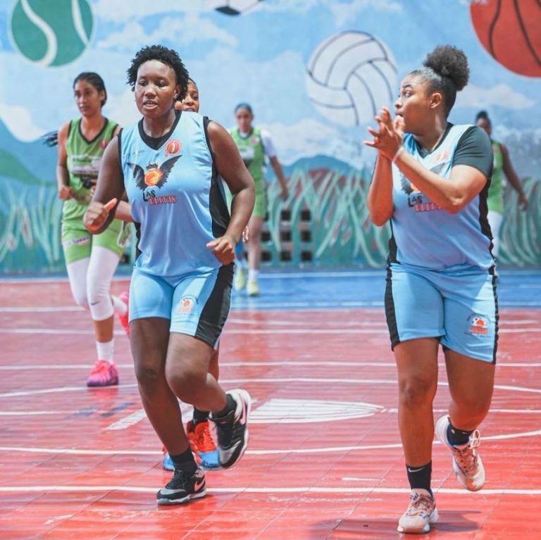 Turistas del Este y Élites de Yamasá dominan Torneo Nacional de Basket Superior Femenino