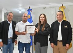 JCE reconoce al cedulado número 4 millones; se advierte de inhabilitación civil a quien no renueve cédula antes de abril de 2027