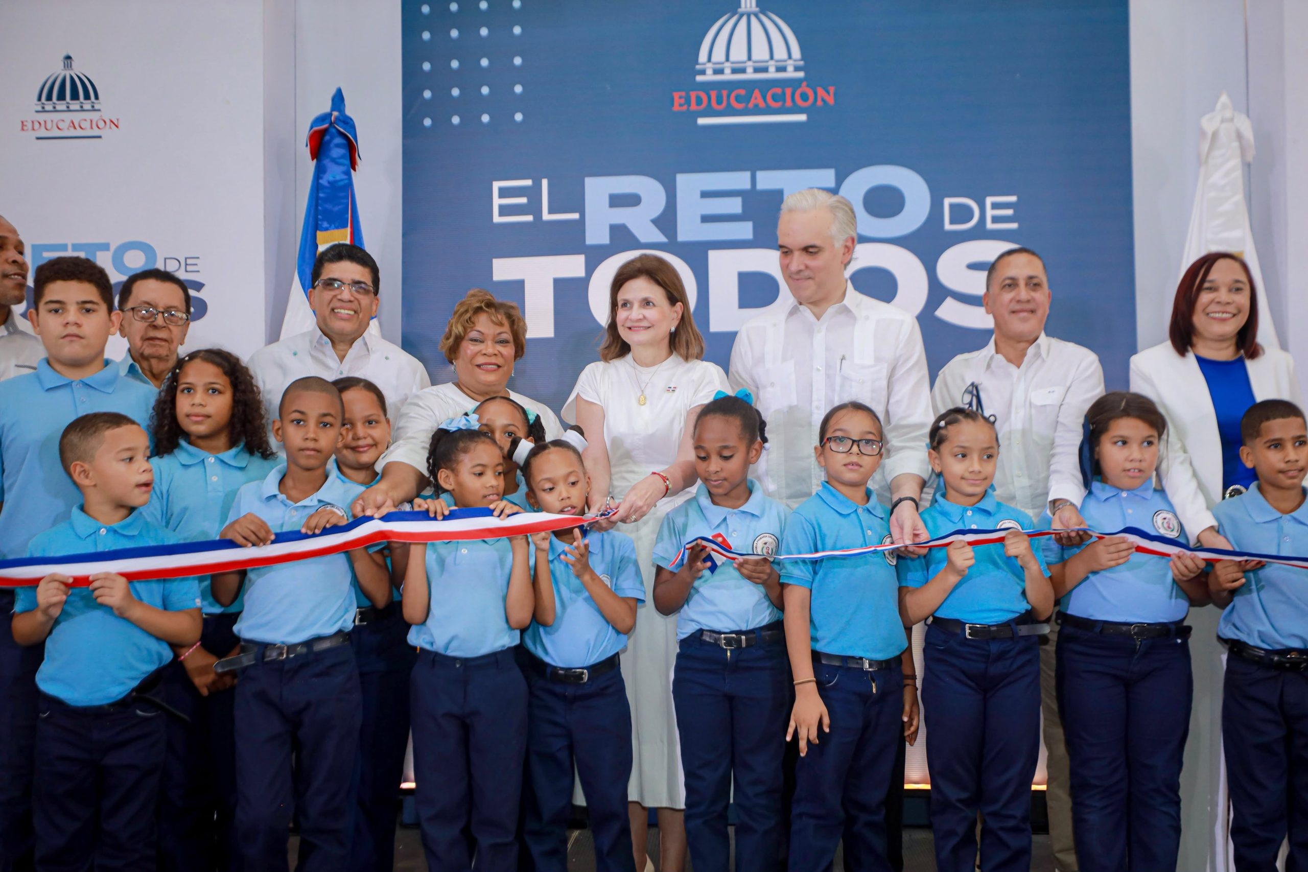 Gobierno inaugura escuela en Ciudad Juan Bosch con capacidad para 945 estudiantes