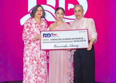 Iluminada Muñoz entrega RD$500 mil a fundaciones que apoyan a pacientes con cáncer