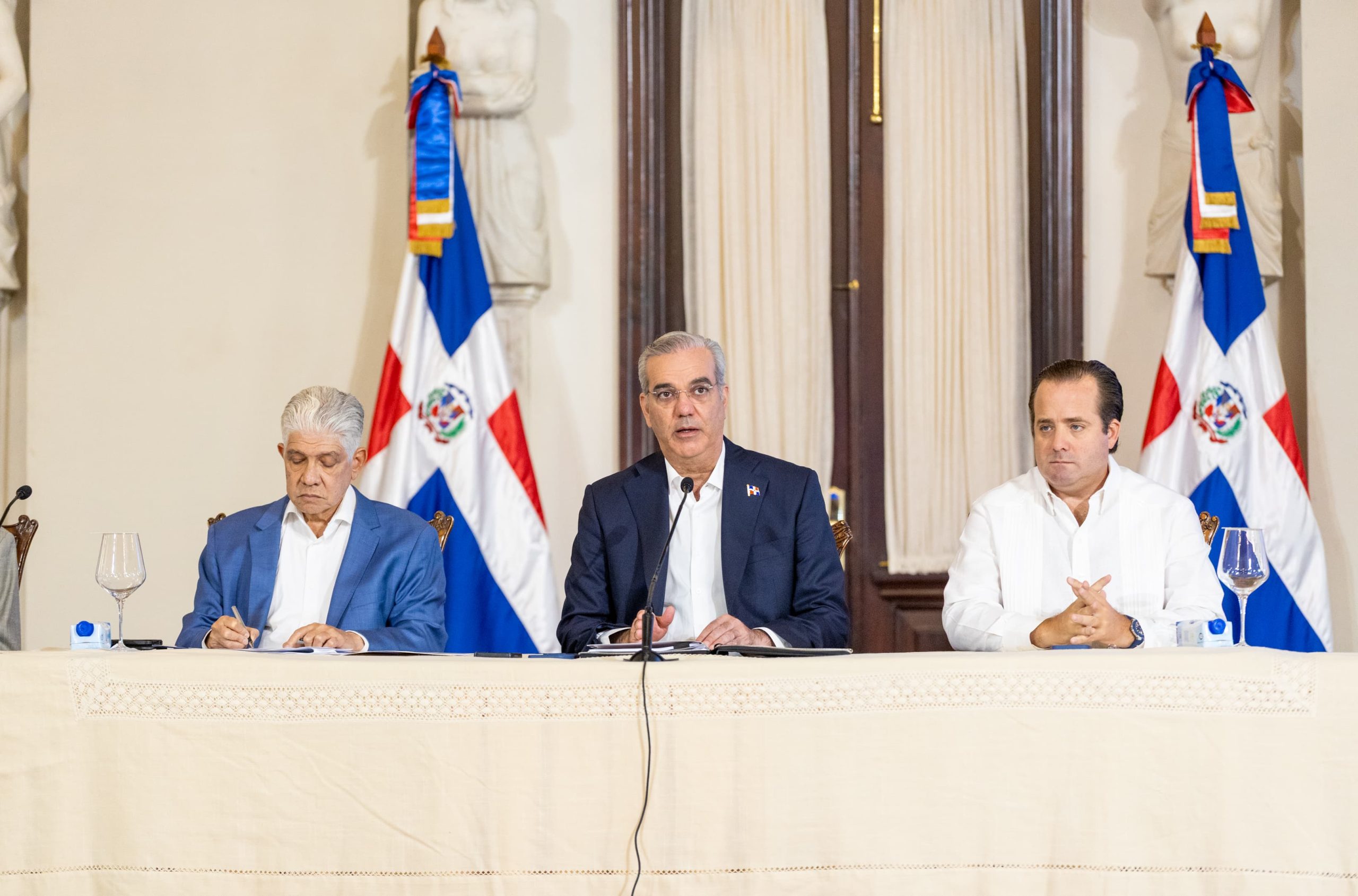 Abinader reporta RD$9,545 millones ejecutados en obras financiadas con la renegociación de Aerodom
