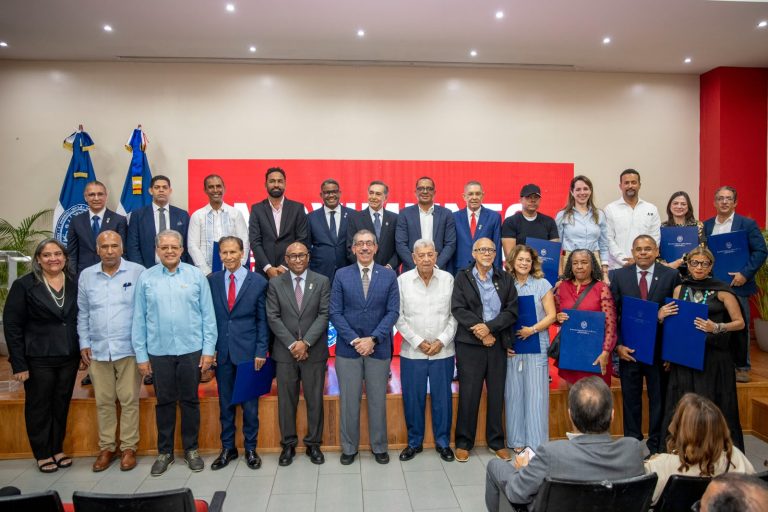 UASD rinde homenaje a dirigentes estudiantiles y propone crear un museo en honor a la FED