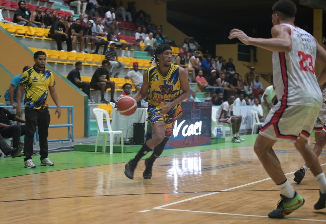 Club Miramar vence al Consuelo en inicio 44 TBS de San Pedro de Macorís