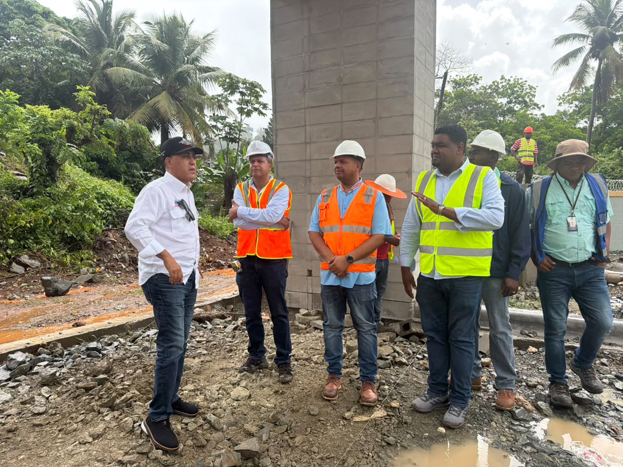 Infraestructura Escolar acelera obras para habilitar 147 aulas en San Cristóbal