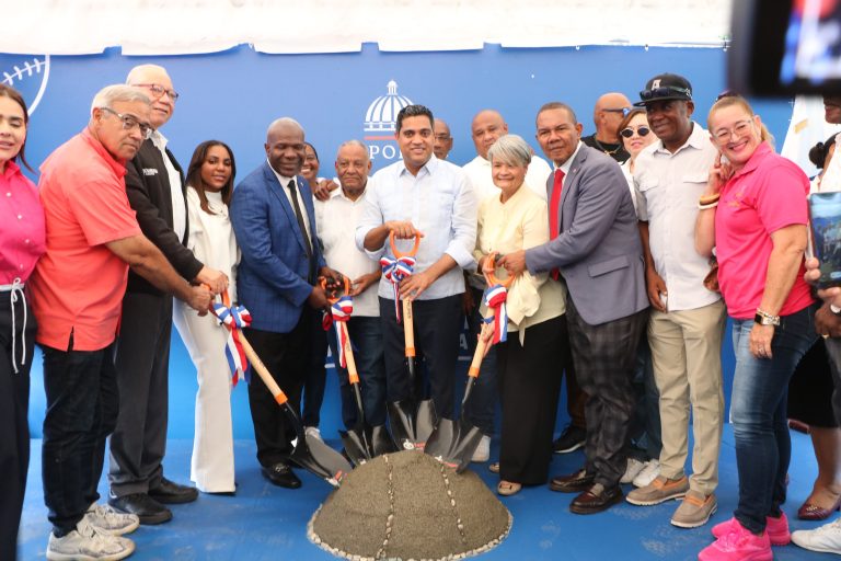 Kelvin Cruz anuncia inversión de RD$26 millones para construir nuevo estadio de béisbol en Consuelo