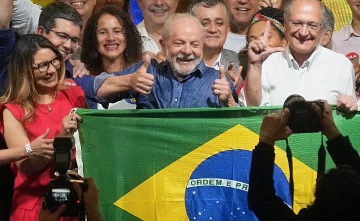 Lula derrota a Flávio Bolsonaro y logra un cuarto mandato presidencial en Brasil