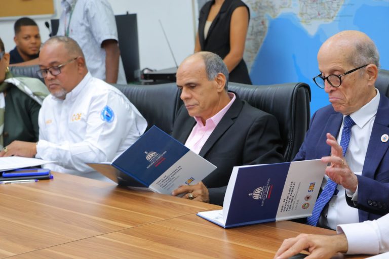 Defensa Civil y Consejo de Cambio Climático coordinan acciones para mejorar la respuesta ante desastres en República Dominicana